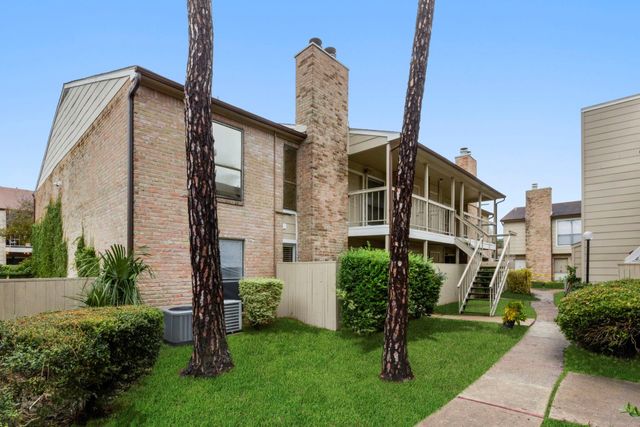 2100 Wilcrest Drive 226, Houston, TX 77042