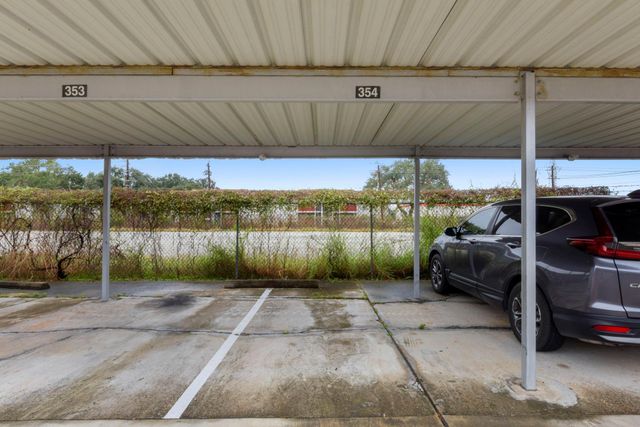 2100 Wilcrest Drive 226, Houston, TX 77042