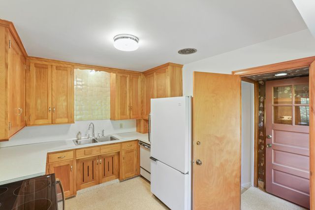 1393 Keston Street, Saint Paul, MN 55108