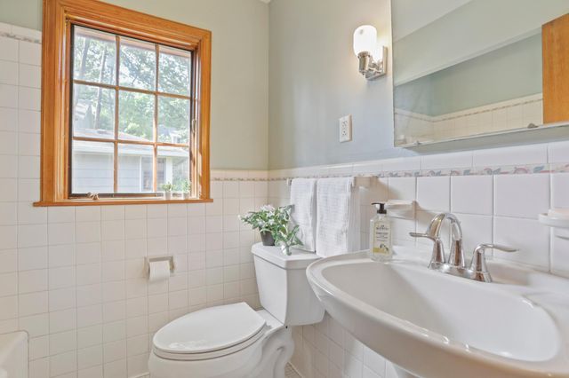 1393 Keston Street, Saint Paul, MN 55108