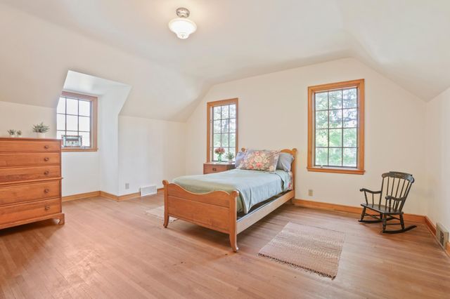 1393 Keston Street, Saint Paul, MN 55108