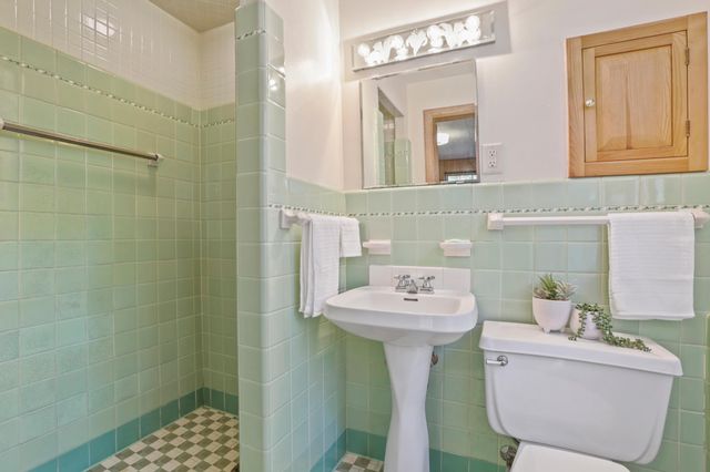 1393 Keston Street, Saint Paul, MN 55108