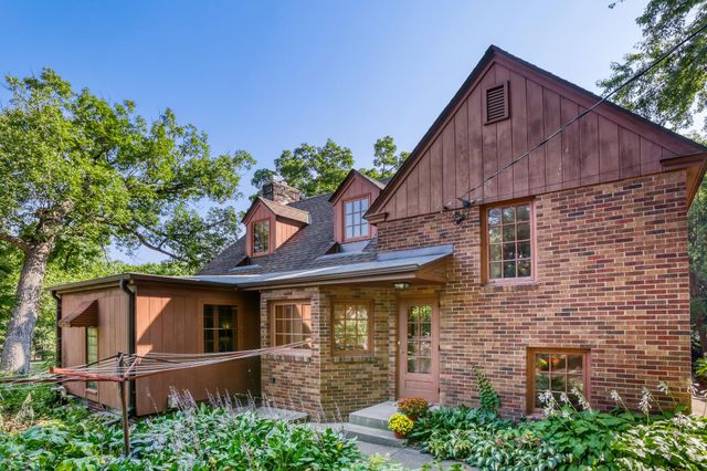 1393 Keston Street, Saint Paul, MN 55108