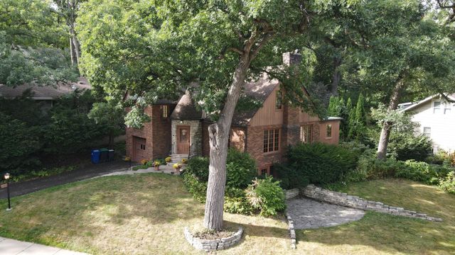 1393 Keston Street, Saint Paul, MN 55108