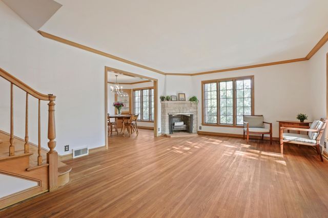 1393 Keston Street, Saint Paul, MN 55108