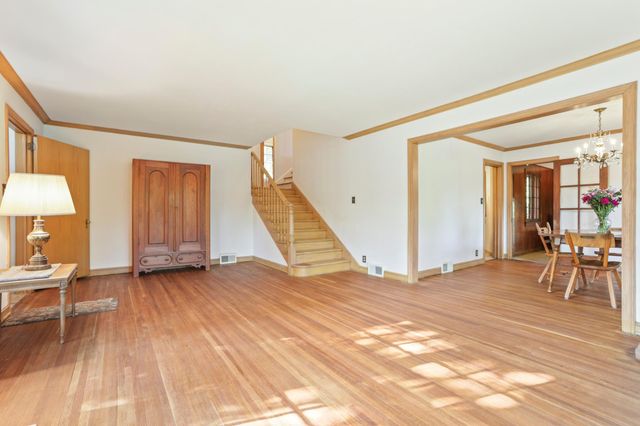 1393 Keston Street, Saint Paul, MN 55108