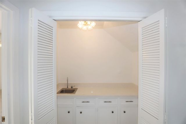 2210 Shadowbriar Drive, Houston, TX 77077