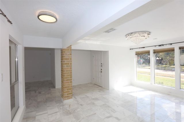 2210 Shadowbriar Drive, Houston, TX 77077