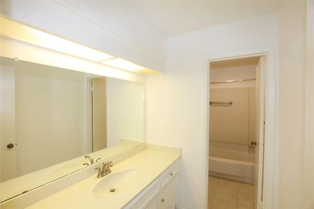 2210 Shadowbriar Drive, Houston, TX 77077