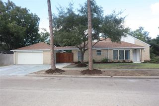 2210 Shadowbriar Drive, Houston, TX 77077