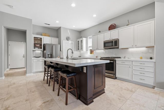 150 Rockmont Cir, Sacramento, CA 95835