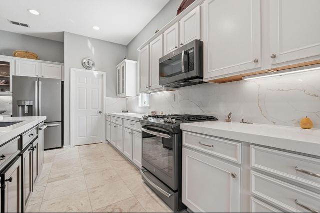 150 Rockmont Cir, Sacramento, CA 95835