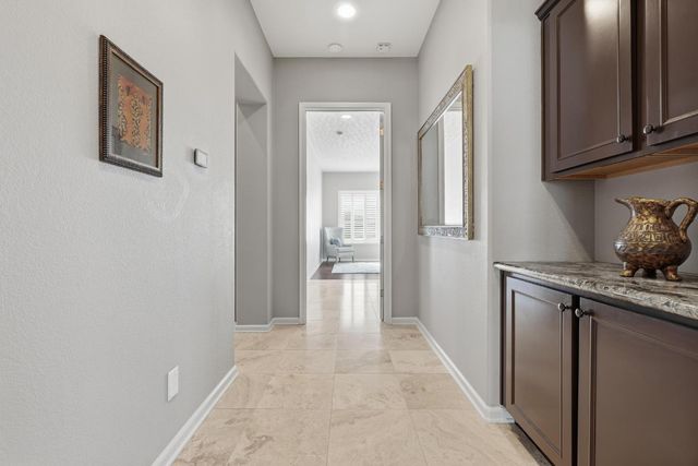 150 Rockmont Cir, Sacramento, CA 95835