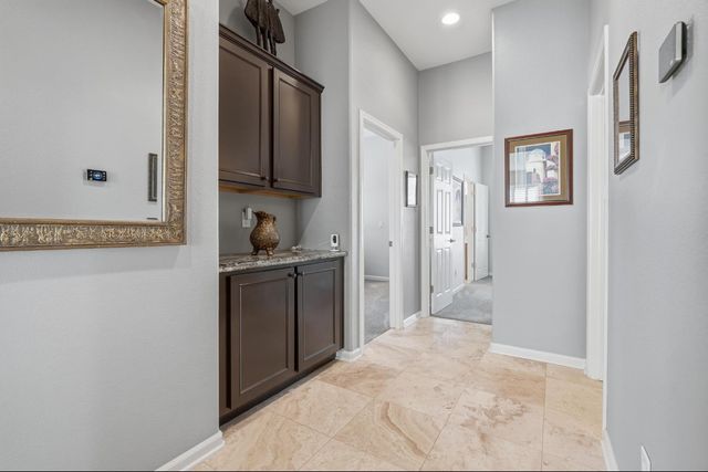 150 Rockmont Cir, Sacramento, CA 95835