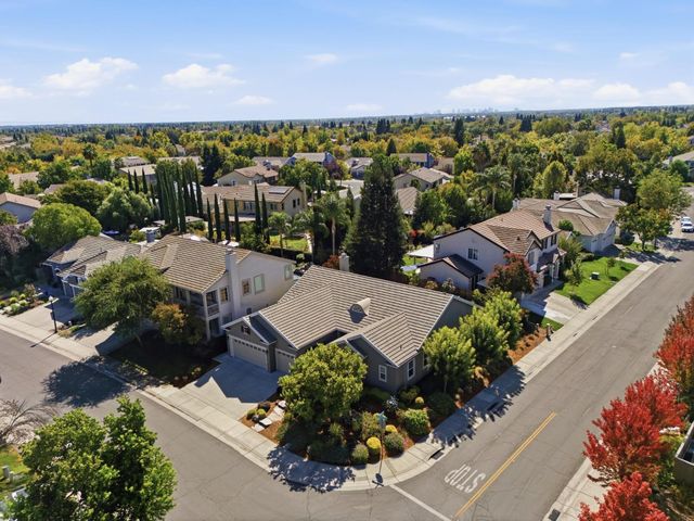 150 Rockmont Cir, Sacramento, CA 95835