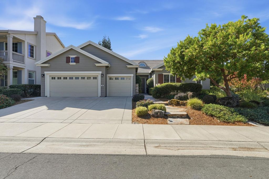 150 Rockmont Cir, Sacramento, CA 95835