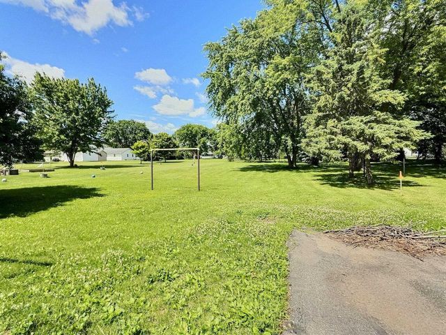 1833 MINNESOTA STREET, Oshkosh, WI 54902
