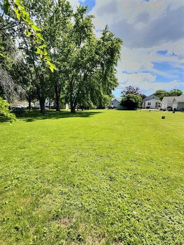 1833 MINNESOTA STREET, Oshkosh, WI 54902