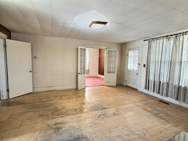 1833 MINNESOTA STREET, Oshkosh, WI 54902