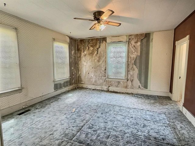 1833 MINNESOTA STREET, Oshkosh, WI 54902