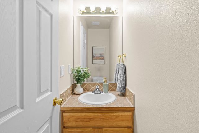 10725 E Broadway Ave, Spokane Valley, WA 99206