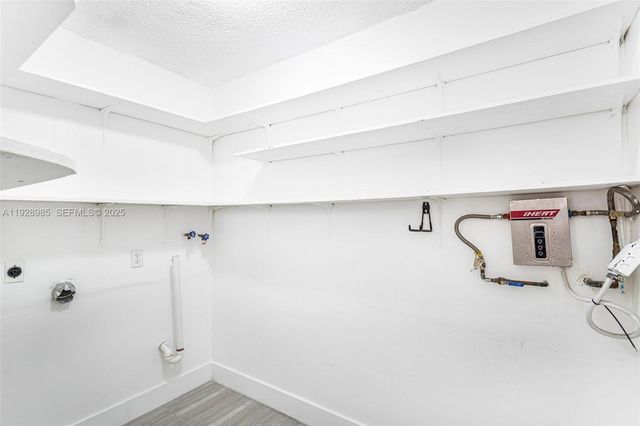 1722 NW 5th St 1722, Miami, FL 33125