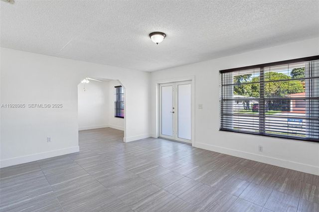 1722 NW 5th St 1722, Miami, FL 33125