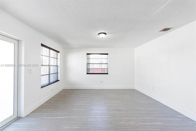 1722 NW 5th St 1722, Miami, FL 33125