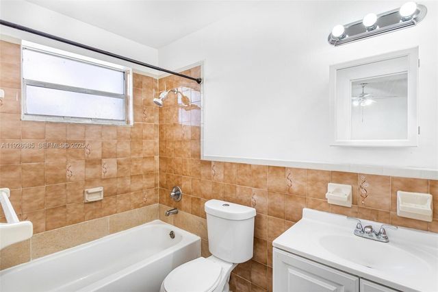 1722 NW 5th St 1722, Miami, FL 33125