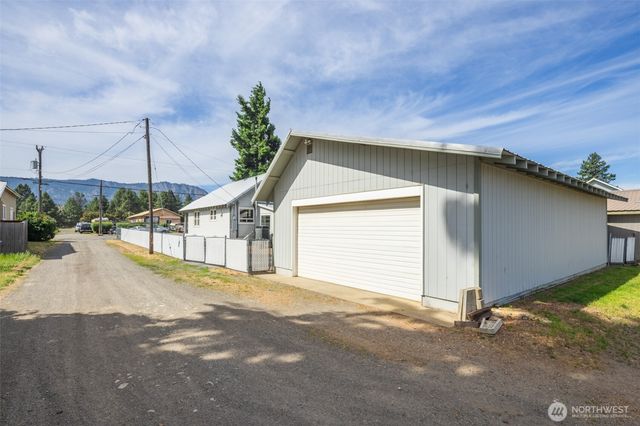 819 1st Street, Cle Elum, WA 98922