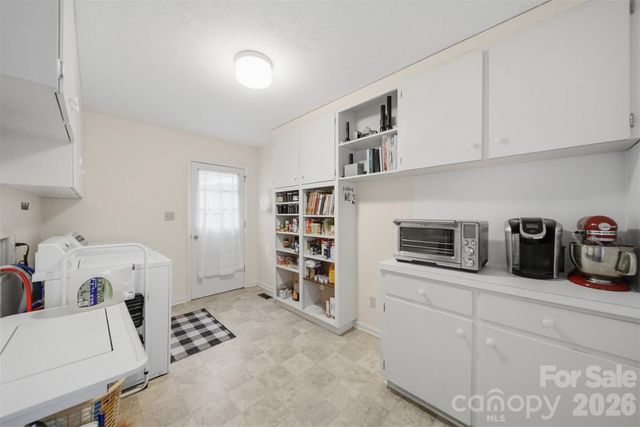 104 Laurelwood Drive, Morganton, NC 28655