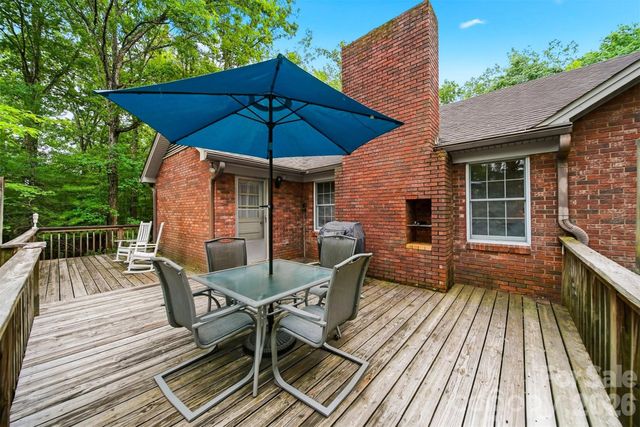 104 Laurelwood Drive, Morganton, NC 28655