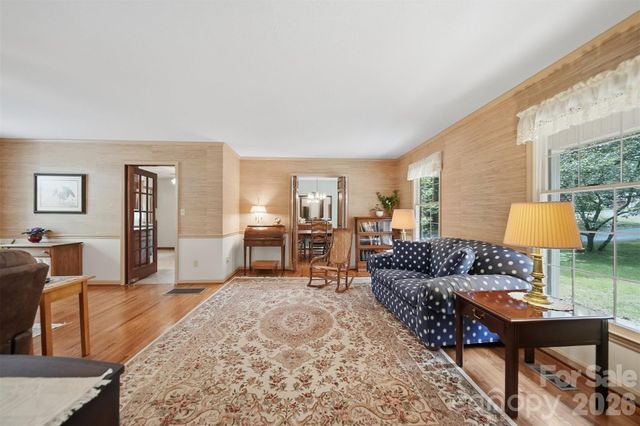 104 Laurelwood Drive, Morganton, NC 28655