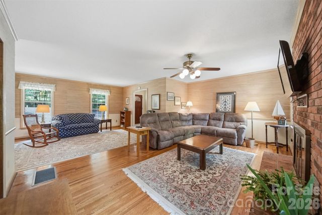 104 Laurelwood Drive, Morganton, NC 28655