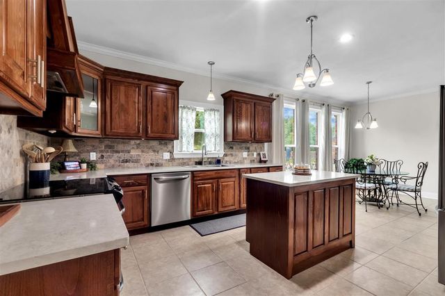 1636 N Woodland Forest Drive, Lake Charles, LA 70611