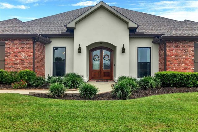 1636 N Woodland Forest Drive, Lake Charles, LA 70611