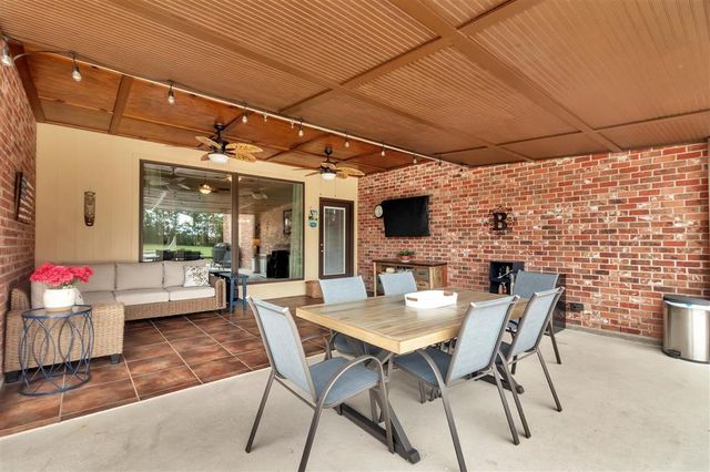 1636 N Woodland Forest Drive, Lake Charles, LA 70611