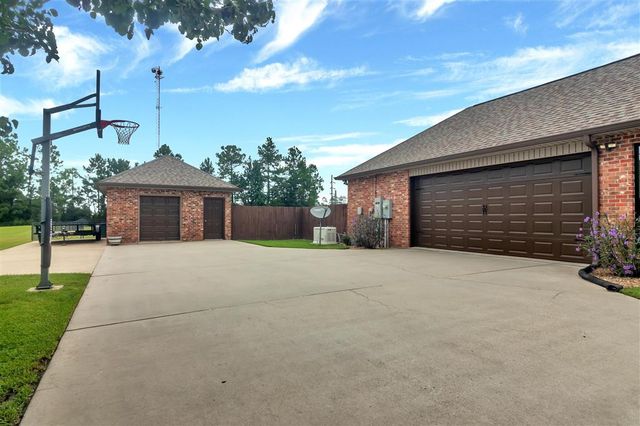 1636 N Woodland Forest Drive, Lake Charles, LA 70611