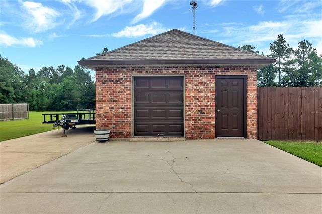 1636 N Woodland Forest Drive, Lake Charles, LA 70611