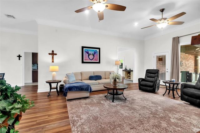 1636 N Woodland Forest Drive, Lake Charles, LA 70611