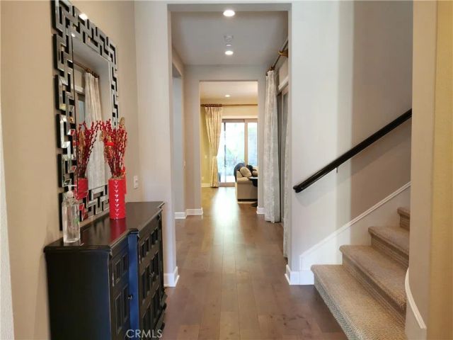 16 Branding Iron, Irvine, CA 92602