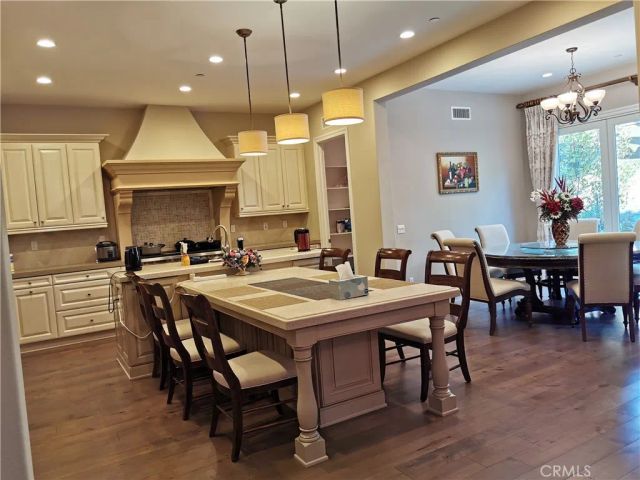 16 Branding Iron, Irvine, CA 92602