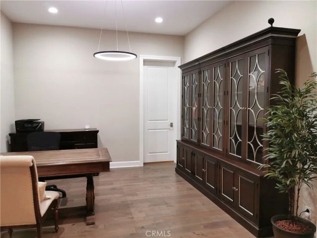 16 Branding Iron, Irvine, CA 92602