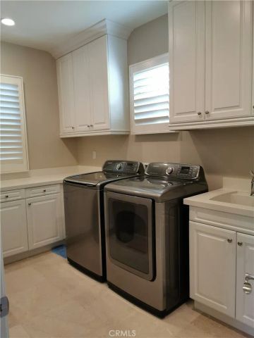 16 Branding Iron, Irvine, CA 92602