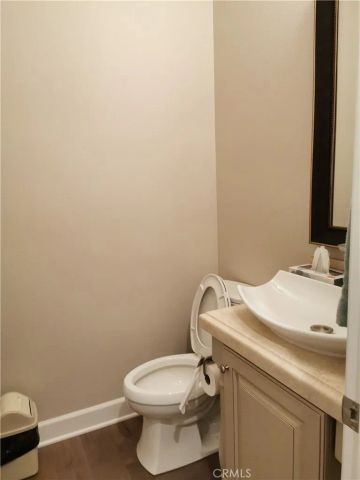 16 Branding Iron, Irvine, CA 92602