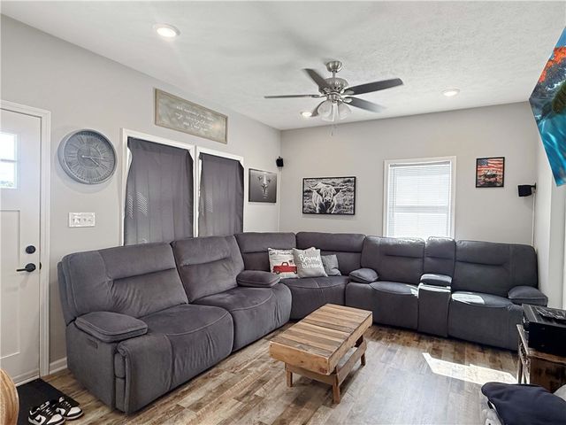 238 Reserve Sq, Wampum, PA 16157