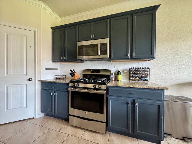 4320 Chestnut Meadows BND, Georgetown, TX 78626