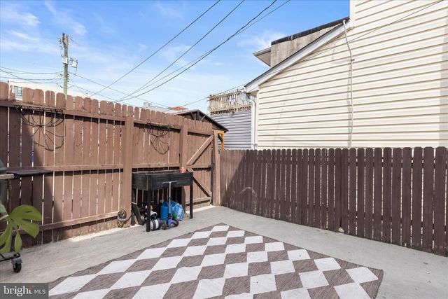 1824 S CHARLES ST, Baltimore, MD 21230
