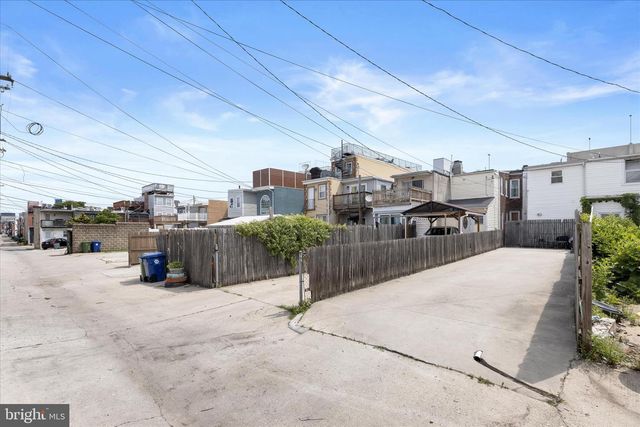 1824 S CHARLES ST, Baltimore, MD 21230