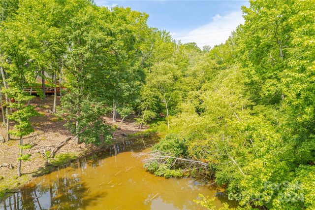345 Squirrel Lane, Clover, SC 29710